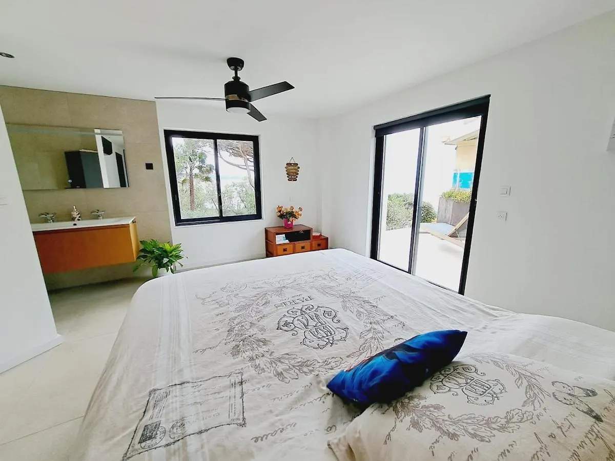 Air-Conditioned Waterfront Villa La Seyne-sur-Mer