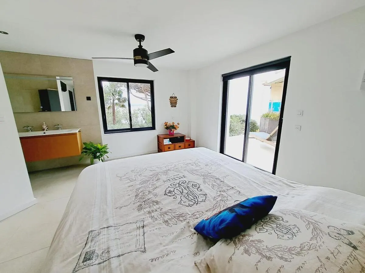 Air-Conditioned Waterfront Villa La Seyne-sur-Mer