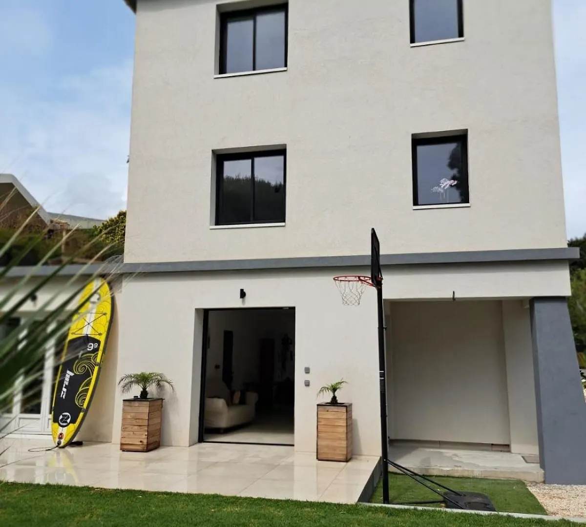 Air-Conditioned Waterfront Villa La Seyne-sur-Mer